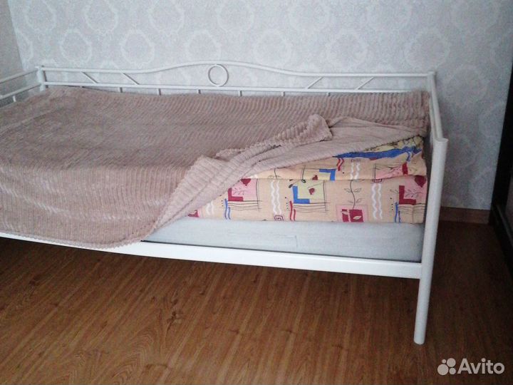 Кровать 90х200