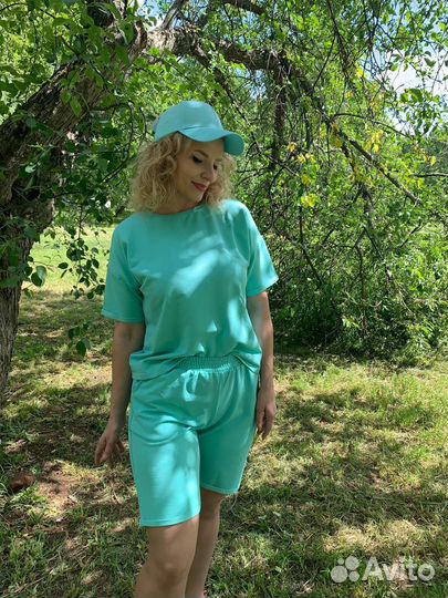 Женский трикотажный костюм