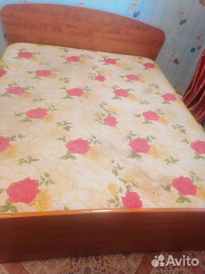 Кровать двухспальная с матрасом бу 160 200