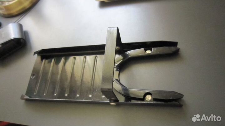 Жук-Денщик или Холуй - Подставка для снятия сапог