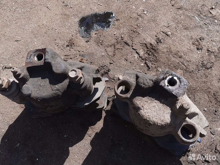 Суппорт передний chrysler voyager 3