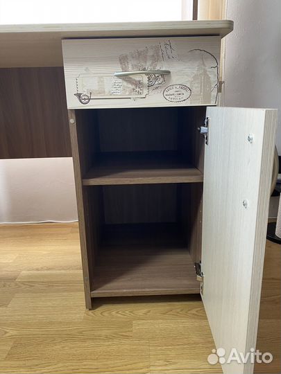 Письменный стол