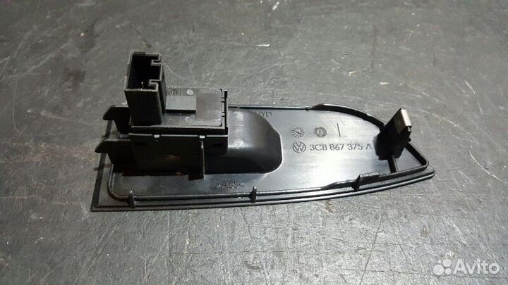 Кнопка стеклоподъемника задняя левая Volkswagen