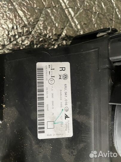 Фара правая Polo 2011 оригинал