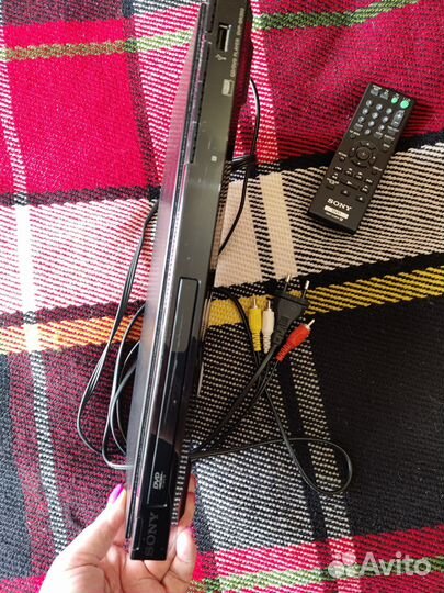 Видеомагнитофон sony CD/DVD Player