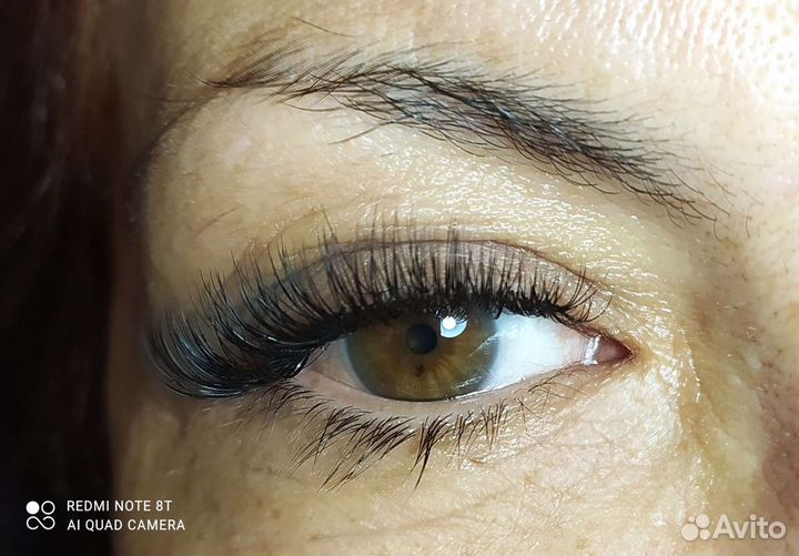 Наращивание ресниц, оформление бровей