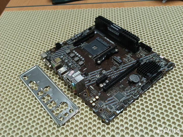 Материнская плата ам4 a520