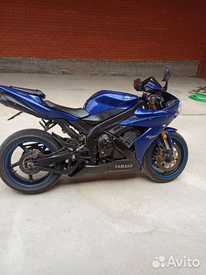 Yamaha r1