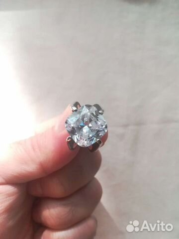 Серебряное кольцо с кристаллом Swarovski