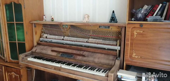 Раритетное фортепиано, крышка в наличии