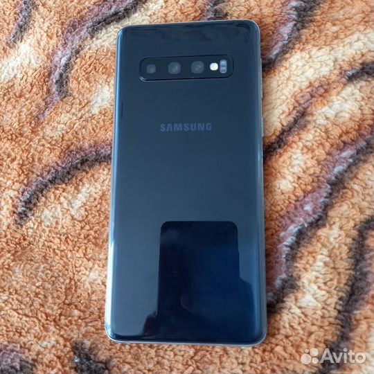 Samsung Galaxy S10, 8/128 ГБ