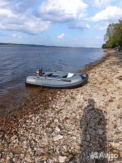 Надувная лодка с мотором