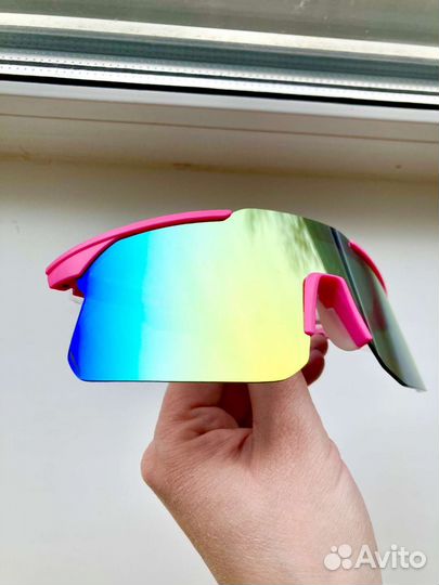 Розовые спортивные очки