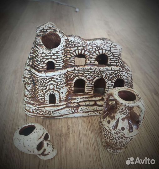 Для аквариума крепость