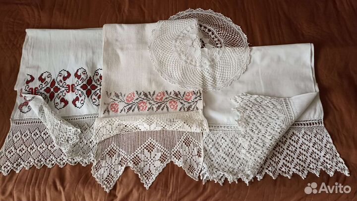 Рушники, подзоны, скатерть с костями ручной работы