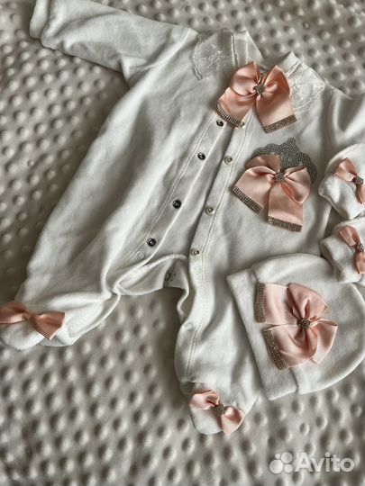 Костюм на выписку или крестины