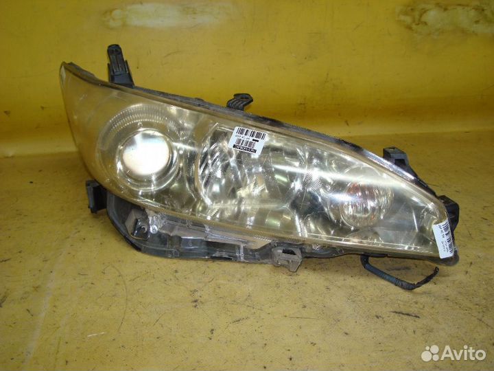 Фара Toyota Wish ZGE20G (Правое)
