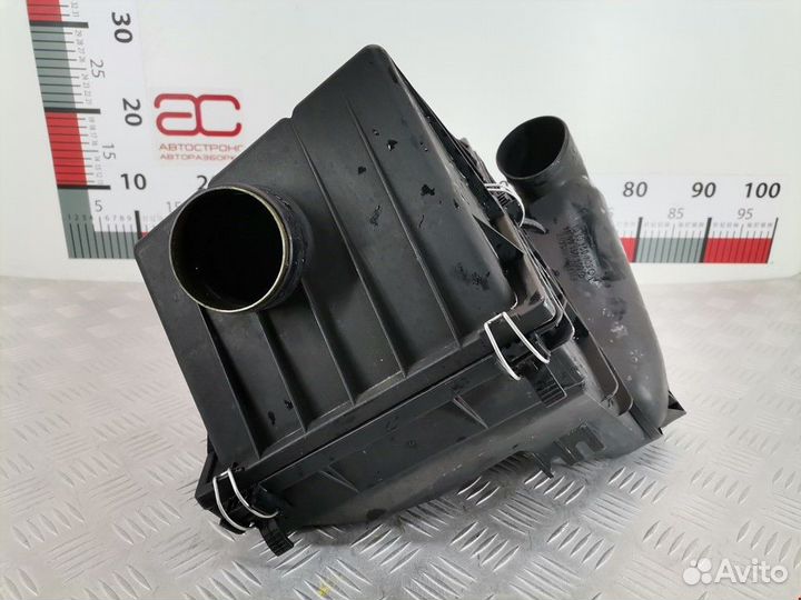 Корпус воздушного фильтра Mercedes-Benz C-Класс