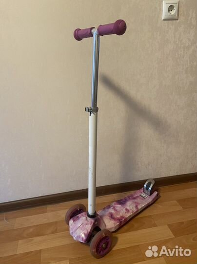 Самокат трехколесный reaction б/у светящийся