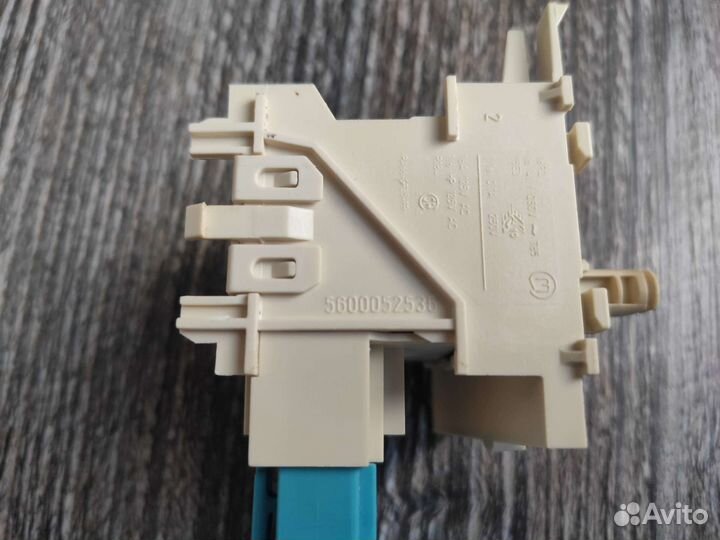 Кнопка включения посудомоечной Bosch Siemens Neff