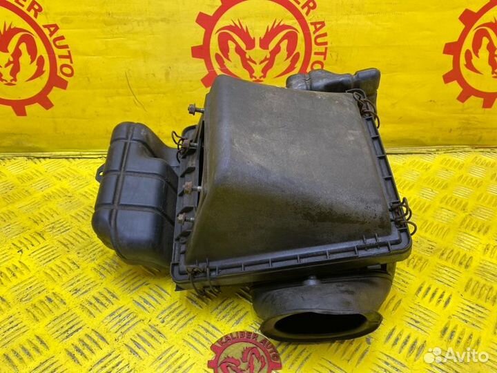 Корпус воздушного фильтра Mitsubishi Pajero 2 3.5