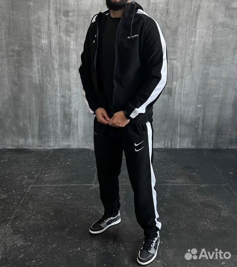 Спортивный костюм Nike Swoosh