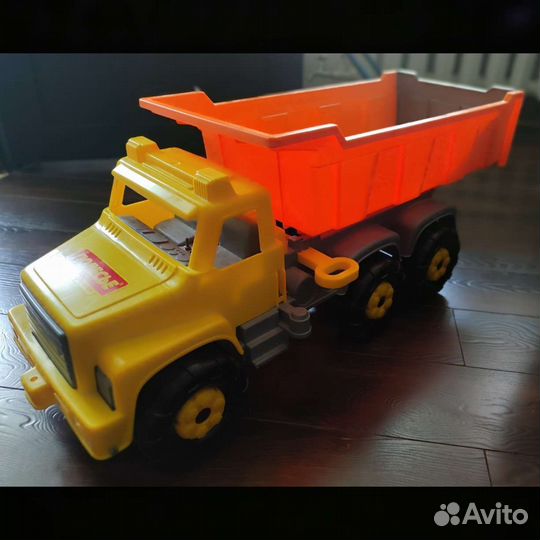 Игрушка грузовик
