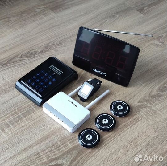 Кнопка вызова официанта, часы, табло, пуль, репите