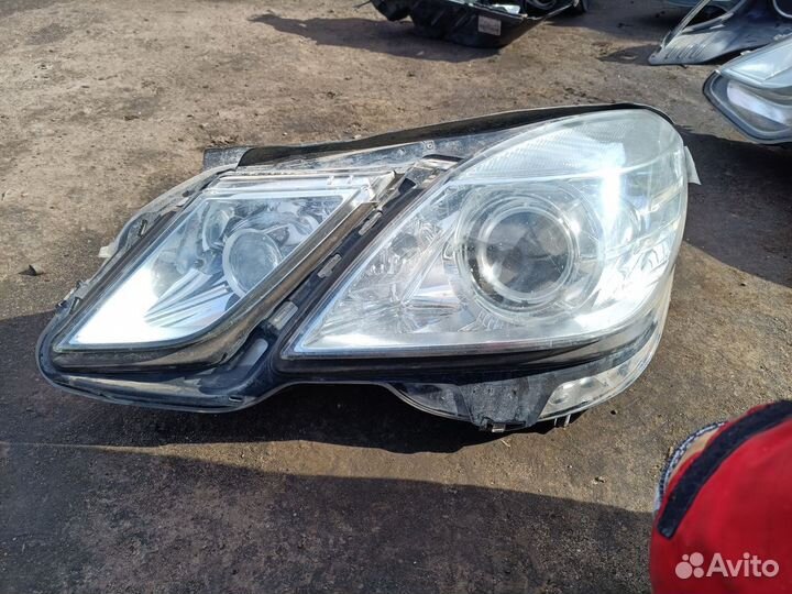 Левая фара W 212 bi ксенон mercedes