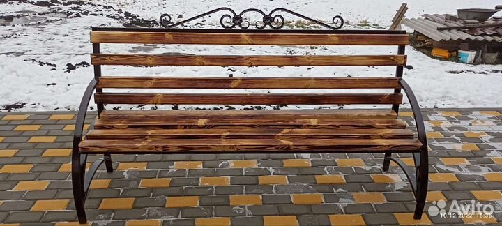 Стол и скамейки