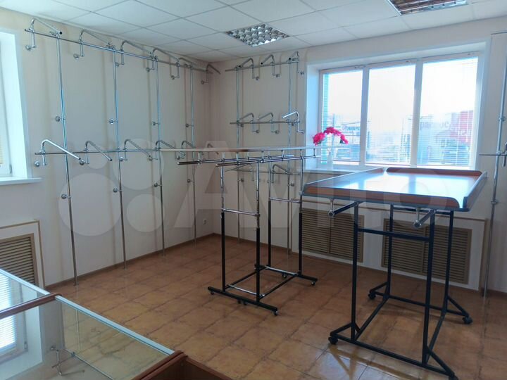 Торговая площадь, 56 м²