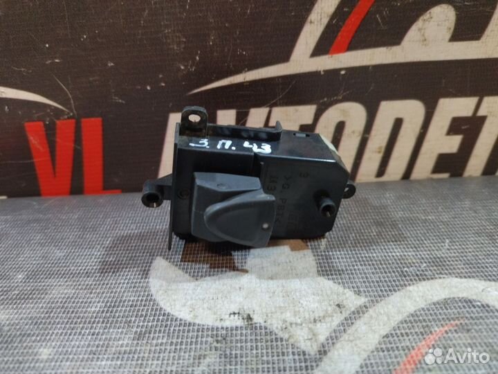 Кнопка стеклоподъемника Honda Civic 8 4D