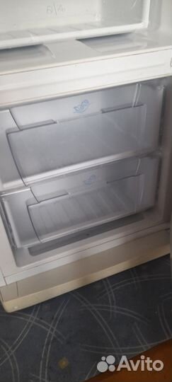 Холодильник Indesit SB15040