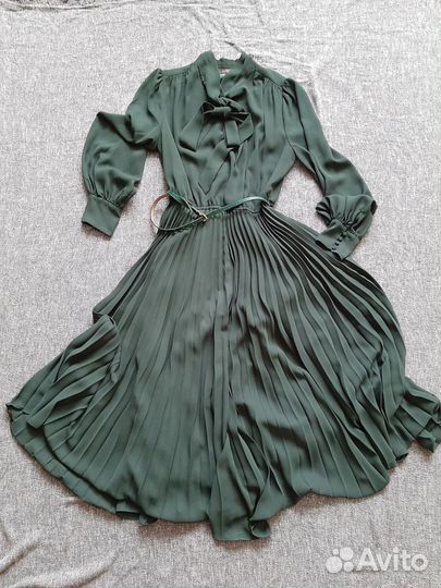 Платье зеленое Lusio
