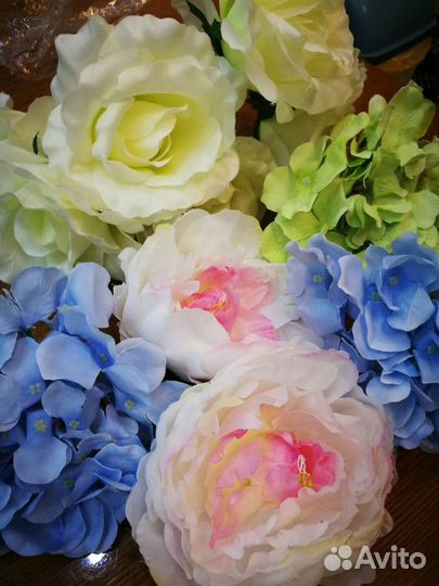 Украшения для праздника Цветы, тесьма, проволока