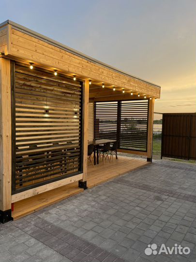 Беседки у озера