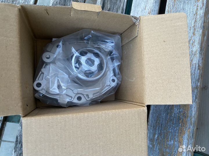 Помпа для Nissan Terrano 3 покаления