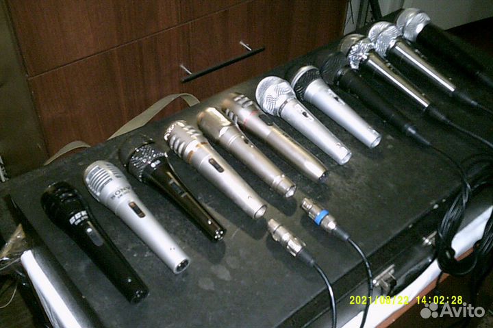 Продаю микрофон проводной для караоке