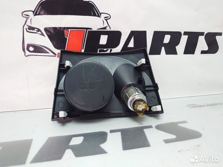 Подстаканник Mitsubishi Outlander II (2005—2009)