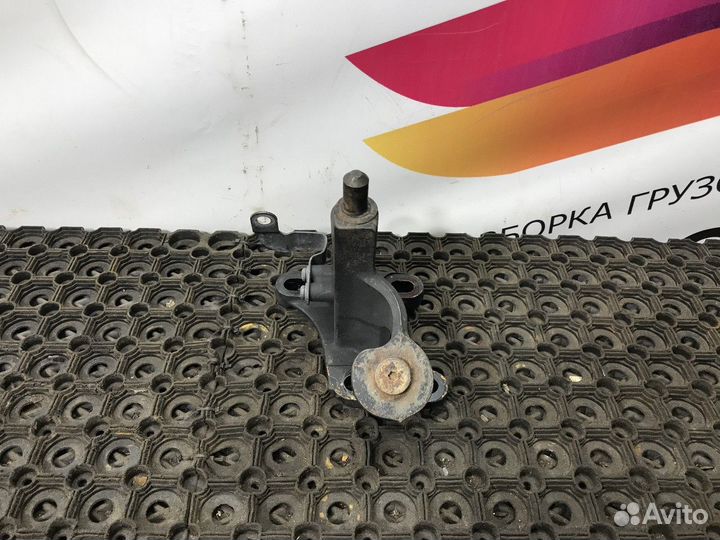 Кронштейн торсиона кабины левый Scania 5-series