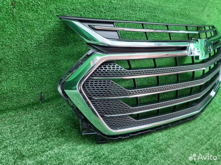 Б/У Б/У Решетка радиатора Chevrolet Traverse 2