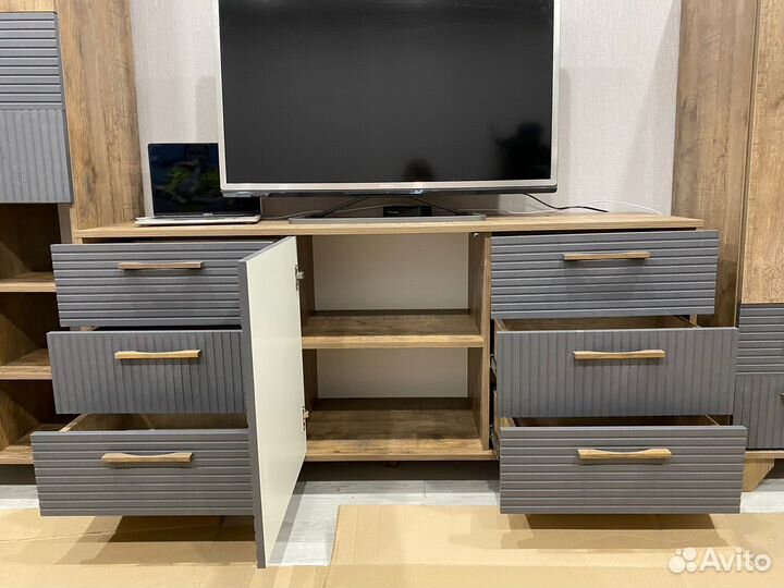 Стенка в гостиную