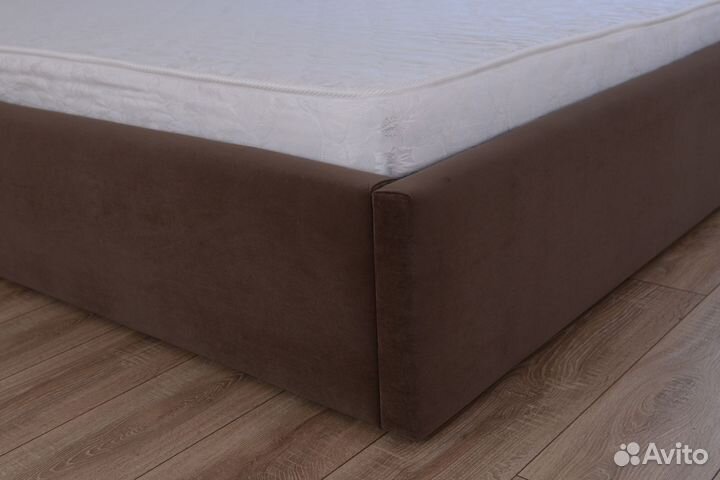 Кровать двуспальная 180х200 с матрасом