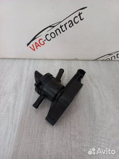 Штуцер подсоединения воды Audi А8 D3 4.2 2009