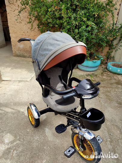 Велосипед с родительской ручкой