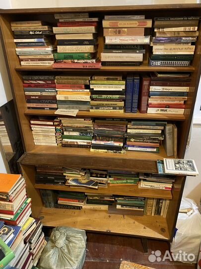 Художественные книги, техничка, война, науч. поп