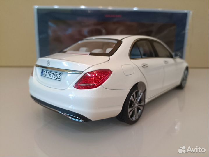 Mercedes C-Class IV (W205) 14-18г Белый 1:18