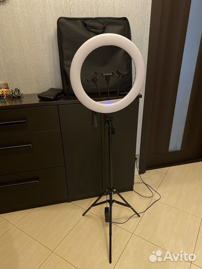 Кольцевая лампа 45 см со штативом