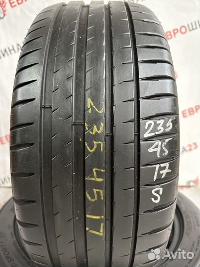 Michelin Pilot Sport 4 235/45 R17 97