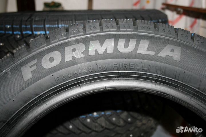 Pirelli Formula Ice 235/60 R18